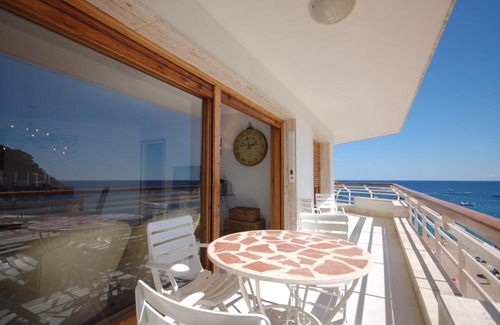 Tossa de Mar Apartment | Lets Holidays Tossa de Mar Beach Apartment