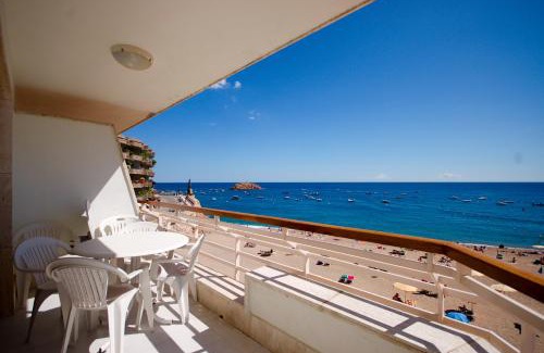 Tossa de Mar Apartment | Lets Holidays Tossa de Mar Beach Apartment