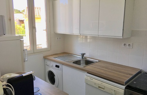 Leucate Apartment | Leucate-Plage, on sea front: flat with two air-conditioned sleeping-rooms
