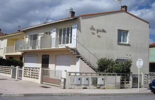 Leucate Apartment | Leucate-Plage, on sea front: flat with two air-conditioned sleeping-rooms