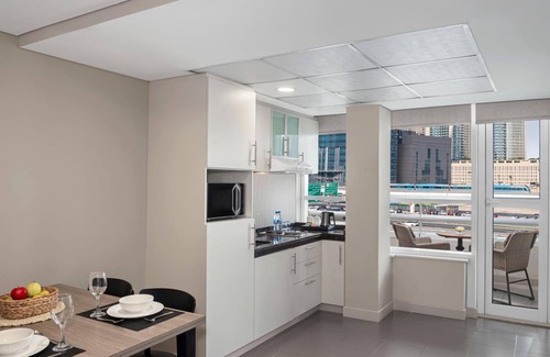 Sheikh Zayed Road Hotel | Leva Hotel and Suites, Mazaya Centre