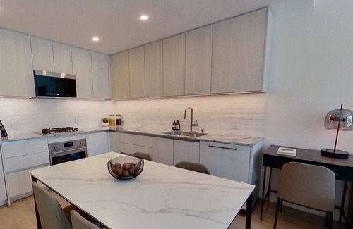 Downtown Long Beach Apartment | Level- Beautiful Jr. Two Bedroom Suite. Enjoy an Extended Stay Near the Beach