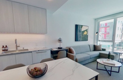 Downtown Long Beach Apartment | Level- Beautiful Jr. Two Bedroom Suite. Enjoy an Extended Stay Near the Beach