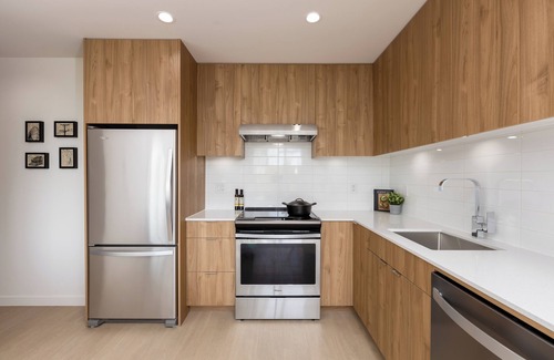 Coquitlam Hotel | Level Port Moody- Three Bedroom Suite