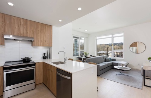 Port Moody Hotel | Level Port Moody- Two Bedroom Suite