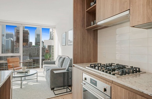 Near North Side Hotel | Level River North - Spacious Executive Suite