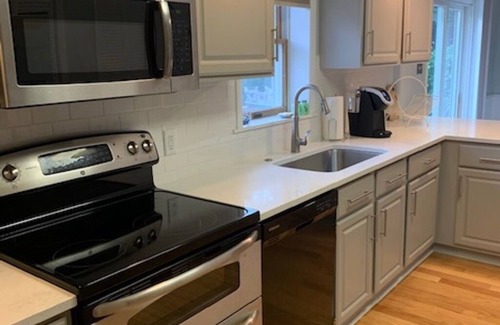 Lewes House | Lewes Beach Cottage - Quiet Quaint and Close To Everything!