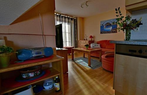 Lemkenhafen Apartment | LHMW12102-FeWo-an-de-Moehl