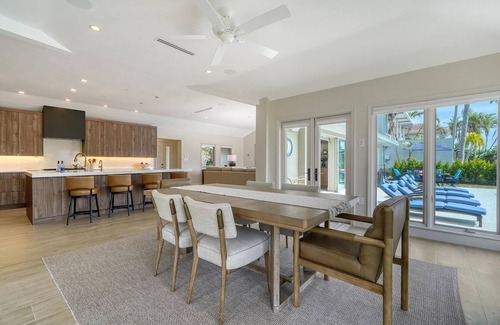 Sarasota House | Lido Key Home with Pool and Dock