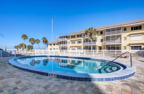 Venice Condo | Life is a Beach! Newly-Renovated Beachfront 2BR condo. Pool, laundry in Venice