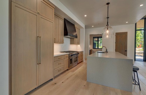 Truckee House | Lift & Tee Retreat at Schaffer's Mill - TLUXP
