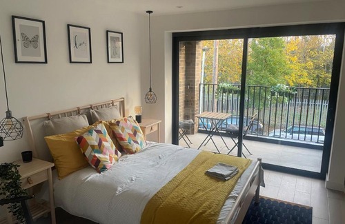 Newham Apartment | Lifted get away