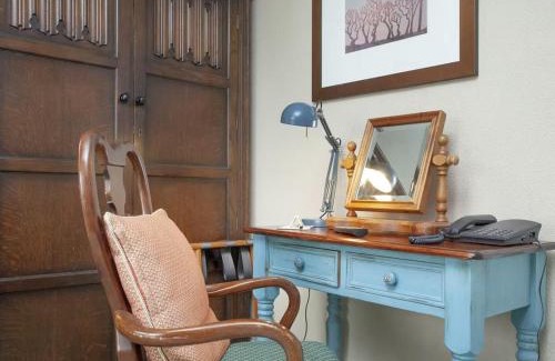 Lifton Hotel | Lifton Hall