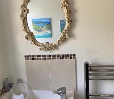 Falmouth Apartment | Light airy comfy small double room with en-suite