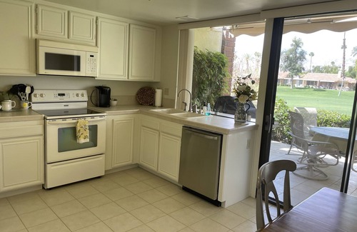 Palm Desert Condo | Light and Bright, 2 bed, 2 bath condo on the west 8th fairway at Monterey CC