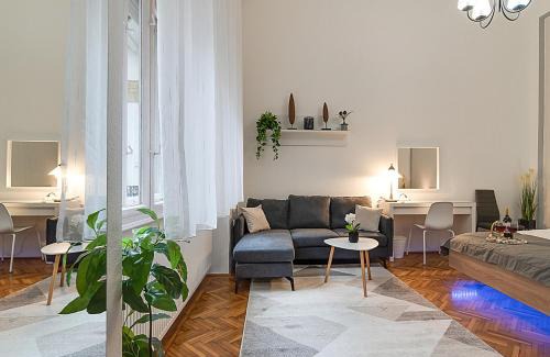 Terezvaros Apartment | Light design apartment close to City park&Bath