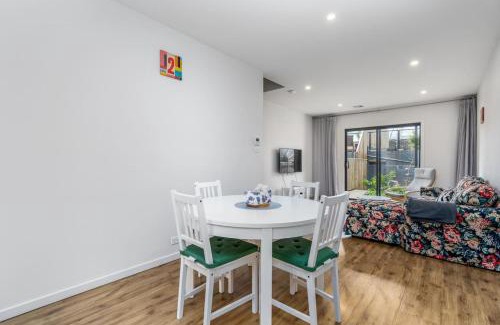 Lawson House | Light Filled 2BR 2BA Townhouse - Hosted by CanStay