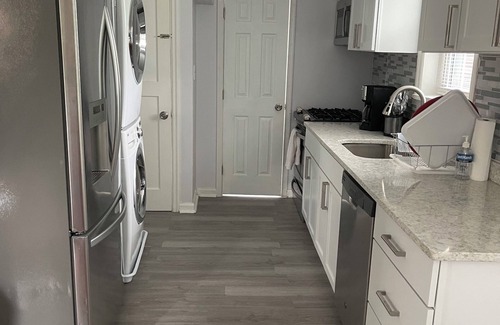 Chillum House | Light filled 3-bedroom house in Hyattsville MD , DC boarder with AC, WiFi