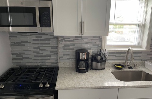 Chillum House | Light filled 3-bedroom house in Hyattsville MD , DC boarder with AC, WiFi