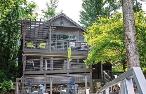 Santeetlah House | Light-filled custom Lake Front Home! GREAT FALL DATES AVAILABLE!