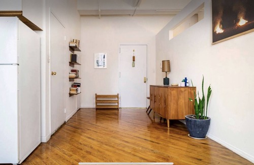 Hoboken Apartment | Light Filled Mini Loft, 13" Ceilingsn