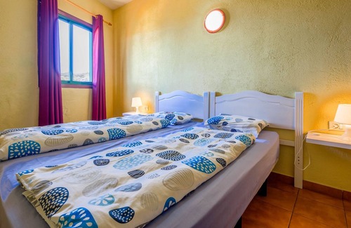 Icod de los Vinos Apartment | Light-flooded Holiday Apartment Granito with Mountain View, Sea View