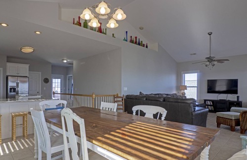 Surf City House | Light & Sky - Beach Views, Pet Friendly, Fully Equipped - Sleeps 10!