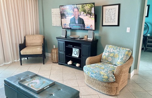 Gulf Shores Condo | LIGHTHOUSE 1506 COASTAL RETREAT--SEPT/OCT OPENINGS--2 KINGS w/ Added BUNKROOM--