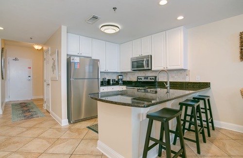 Gulf Shores Condo | Lighthouse 1606 NEW LISTING 2/2 w/bunks
