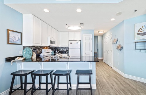 Gulf Shores Condo | Lighthouse 902 - Beachfront with views!