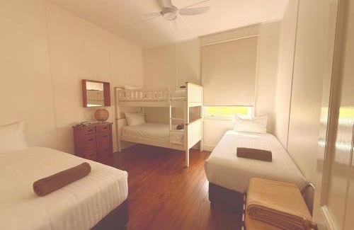 Yamba House | Lighthouse Cottage Pilot Hill