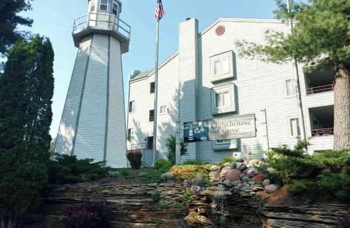 Lake Delton Condo | Lighthouse Cove 610 overlooking the beach!