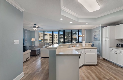 Orange Beach Condo | Lighthouse on the Bay 2206-Boater's Dream with Boat Slips-Lazy River-Bay Views!