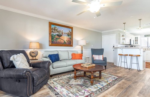 Tybee Island Condo | Lighthouse Point 6C | Pool Views, Beach Access!