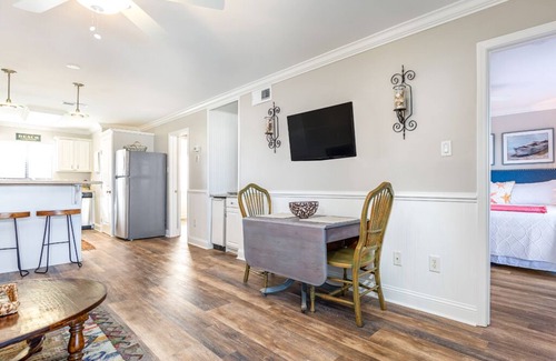 Tybee Island Condo | Lighthouse Point 6C | Pool Views, Beach Access!