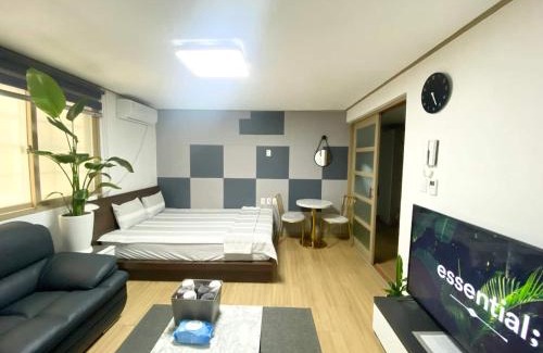 Gyeongju Apartment | Like a local resident near a major tourist attraction in Gyeongju, can store luggage
