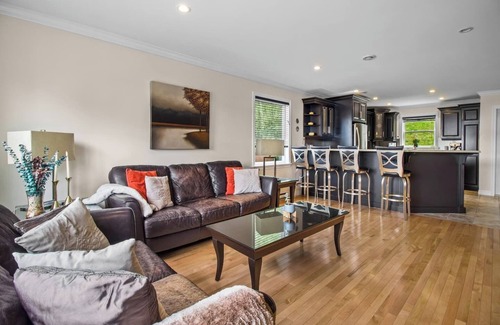 Waterford Valley House | Like Home Getaway near Walking Trails and Downtown