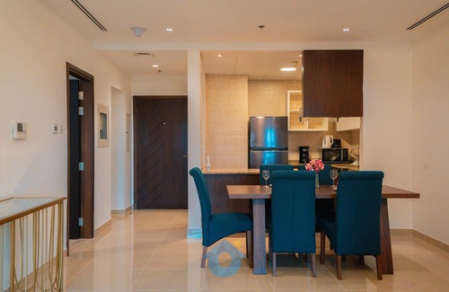 Palm Jumeirah Apartment | Like Home - P210 Luxury Living: 1-Bedroom Apt with Pool Viewsn