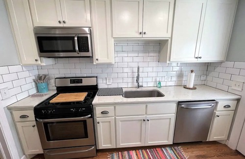 Norman House | Lil' Heaven on Dakota: Charming Dog Friendly Home