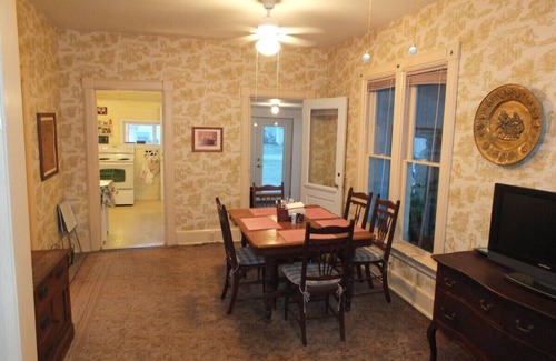 Beulah Cottage | Lil's on the Lake - On Crystal Lake, Dog-Friendly, and Short Walk to Downtown Beulah!