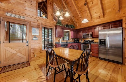 Blue Ridge Cabin | *Lil Slice of Heaven* $$ Views|Couples Retreat