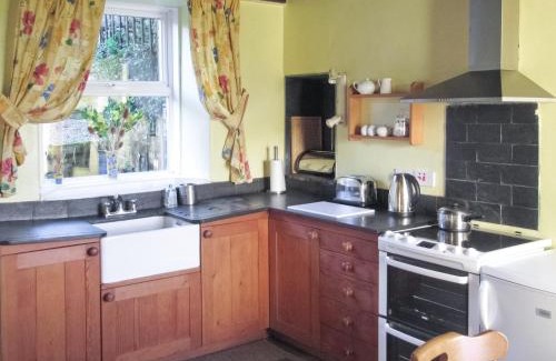 Hawes House | Lilac Cottage