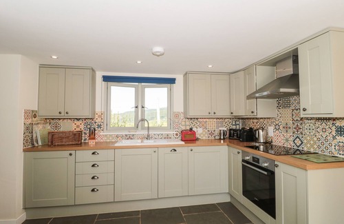 Wells House | LILAC COTTAGE, pet friendly, character holiday cottage in Wells