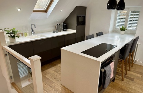 Carsington Cottage | LILIMAE BARN, family friendly, with a garden in Hulland Ward