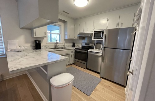 Hatteras Cottage | Lilly's Pad is a Classic Beach Box in Hatteras located one back from the beach!