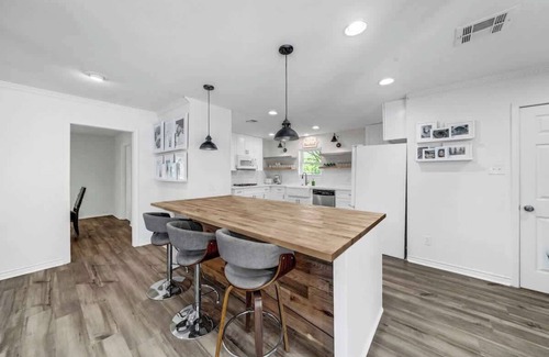 Houston House | Lilly’s Maison #7 Medical Center/Galleria/NRG