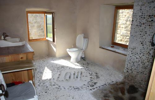 Saint-Julien-Labrousse Apartment | Lilodahu Gite et animaux rigolos