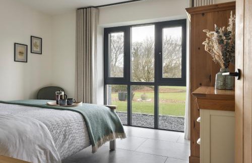 Staveley House | Lily Bank