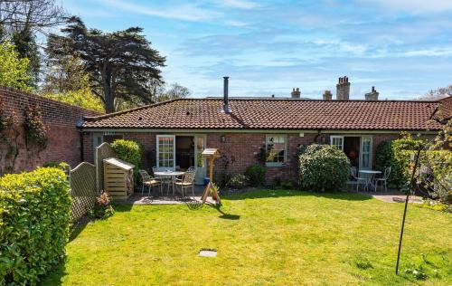 Little Walsingham House | Lily Cottage by Big Skies Cottages