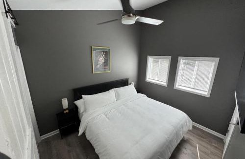 Nimitz Apartment | Lily Pad at Nimitz - Private 19 Acre Cabin with Fire Pit & WiFi